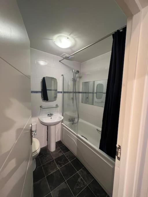 Lovely 1 Bedroom Apartment In West Kensington London Ngoại thất bức ảnh